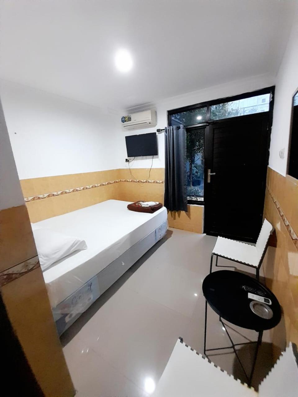 Hotel Srikandi Baru Kejayan Exterior foto