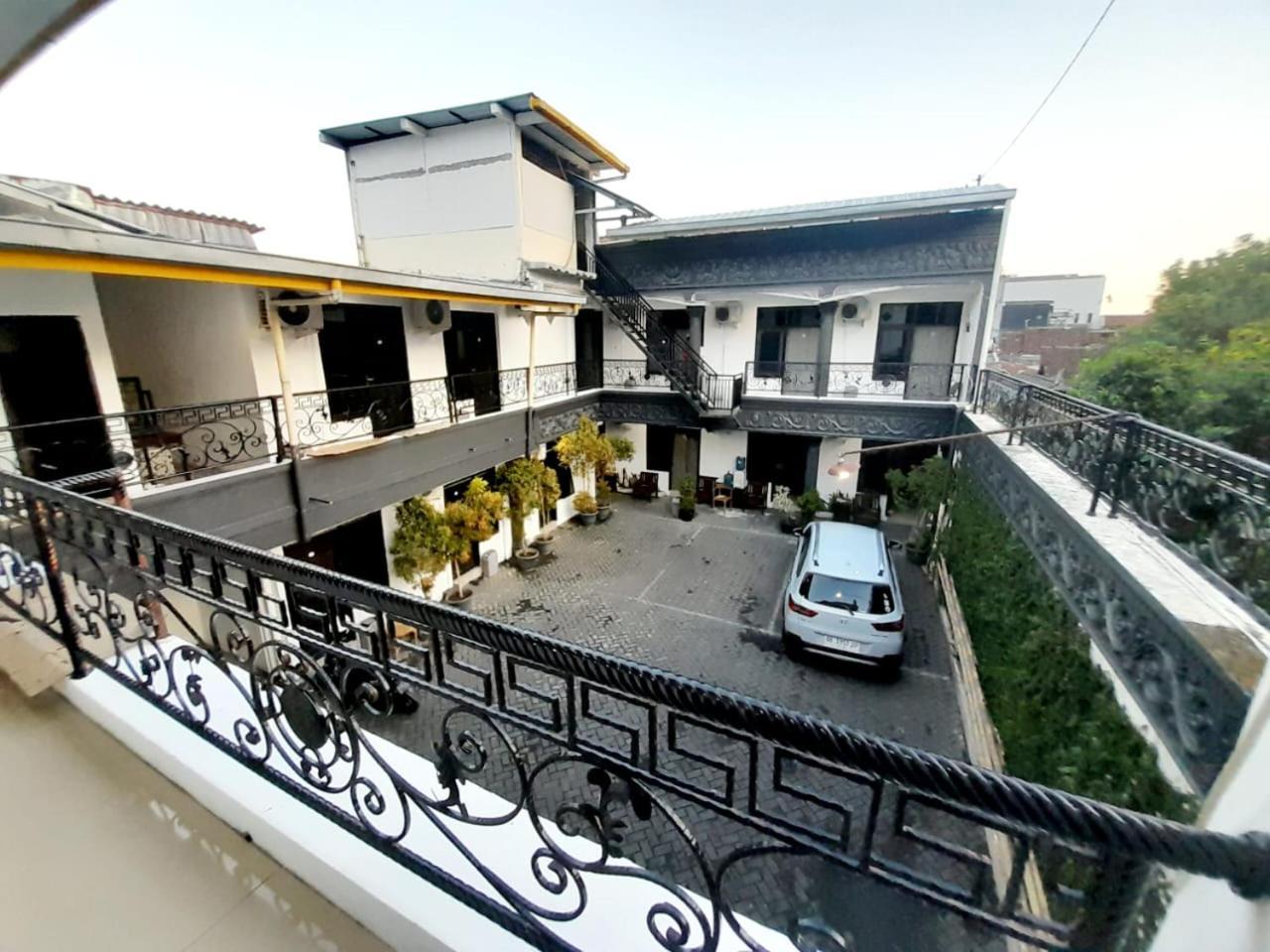 Hotel Srikandi Baru Kejayan Exterior foto
